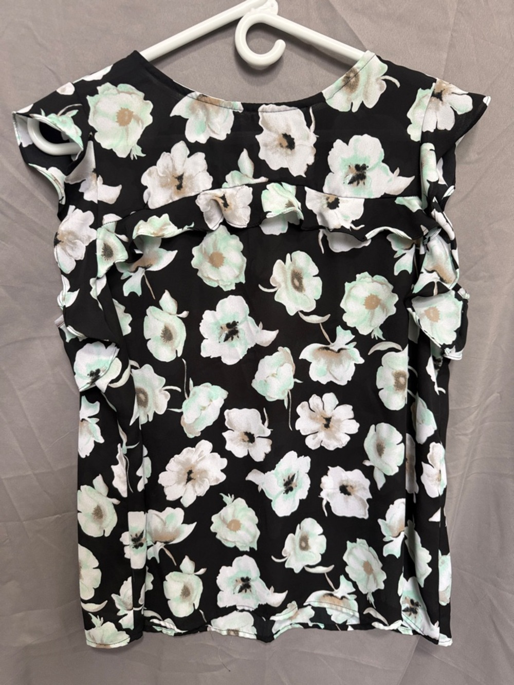 Worthington Black Floral Ruffle Cap-Sleeve Top with White & Mint Flowers